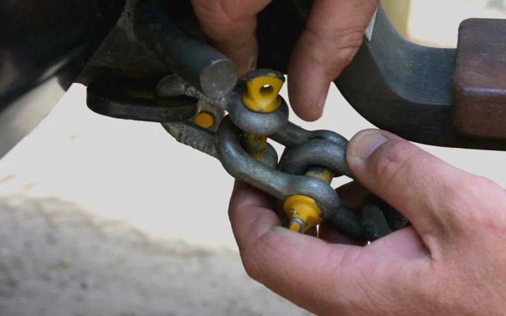 Rated Shackles a Must For Safe Towing • Mars Campers