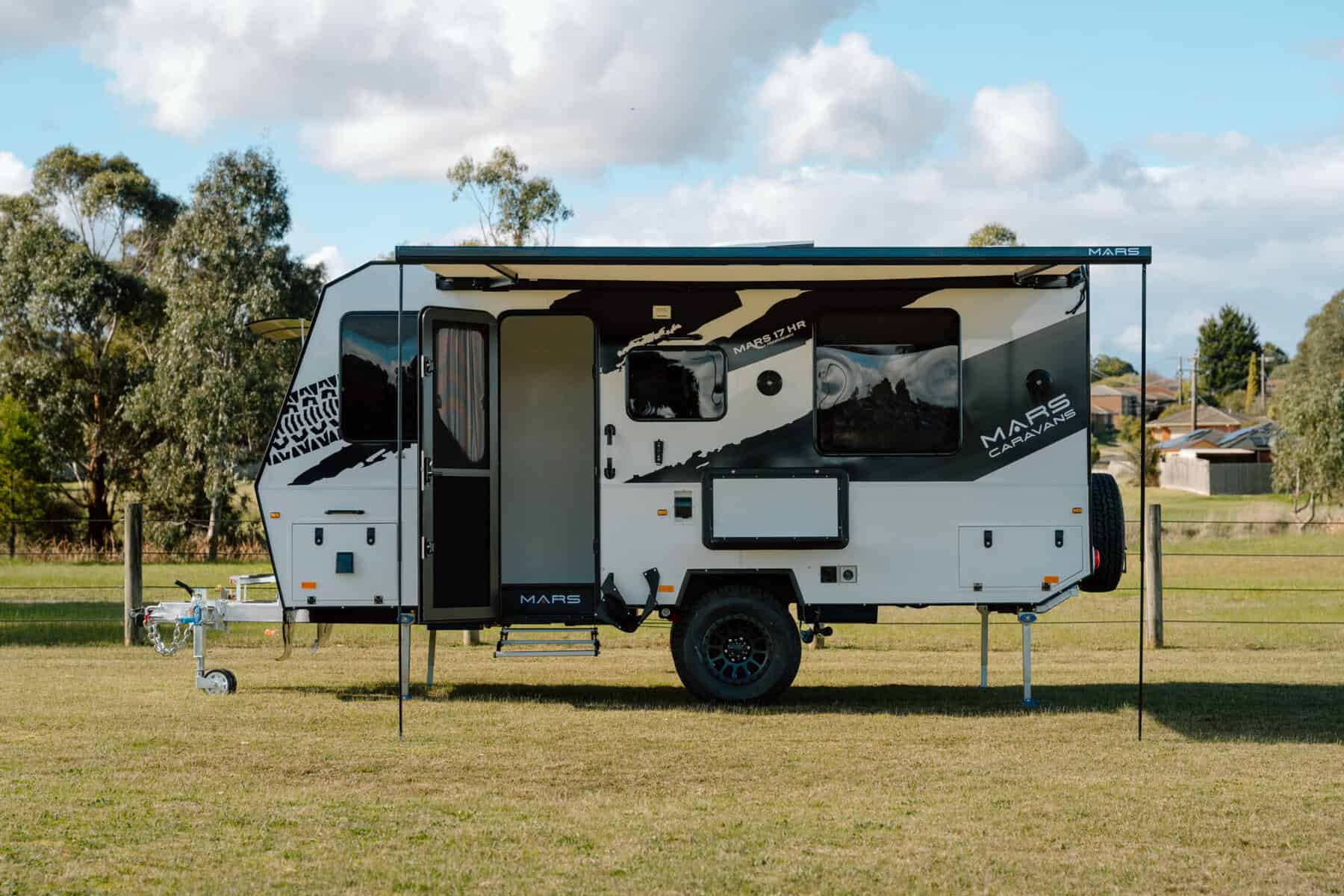 17 ft. Family On Road Caravan | Mars 17HR